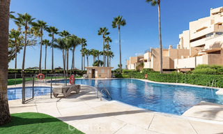 Modern penthouse te koop in een eerstelijnsstrandcomplex aan de New Golden Mile tussen Marbella en Estepona 805445 