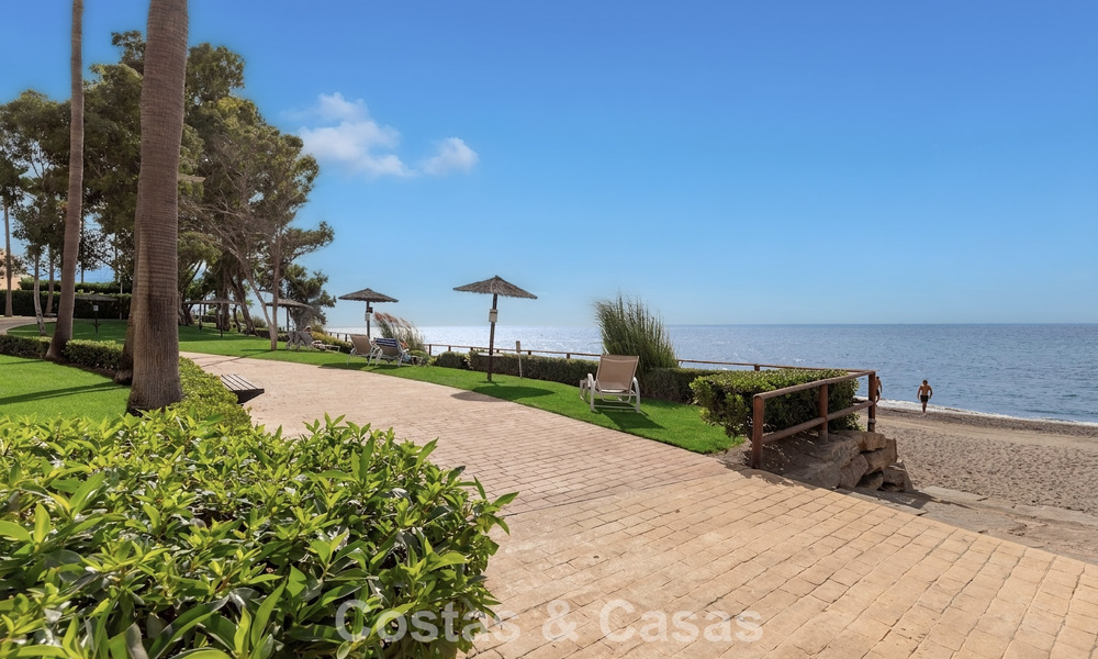 Modern penthouse te koop in een eerstelijnsstrandcomplex aan de New Golden Mile tussen Marbella en Estepona 805452