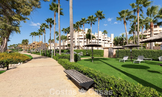 Modern penthouse te koop in een eerstelijnsstrandcomplex aan de New Golden Mile tussen Marbella en Estepona 805454 
