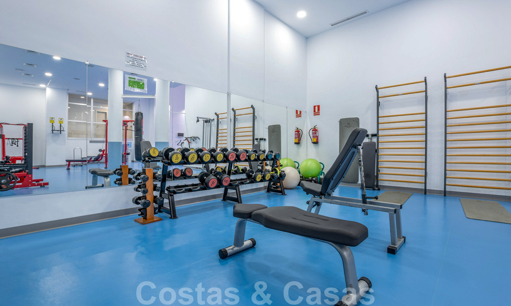Modern penthouse te koop in een eerstelijnsstrandcomplex aan de New Golden Mile tussen Marbella en Estepona 805468