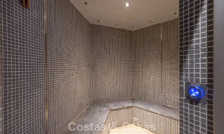 Modern penthouse te koop in een eerstelijnsstrandcomplex aan de New Golden Mile tussen Marbella en Estepona 805477 