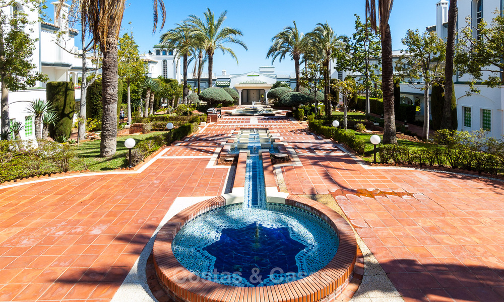 Appartementen te koop in Dominion Beach, een prestigieus eerstelijns strandcomplex, New Golden Mile, Marbella - Estepona 805395