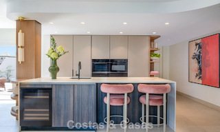 Prestigieus penthouse met formidabel terras te koop in een strandcomplex op de New Golden Mile, Marbella - Estepona 805110 