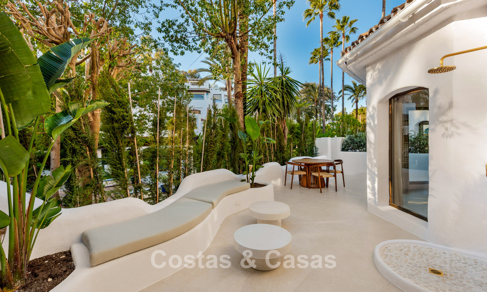 Appartementen te koop in een eerstelijns strandcomplex in Elviria, Oost-Marbella 805136
