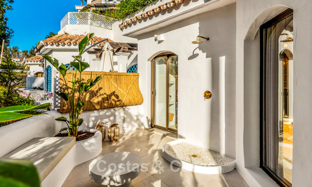 Appartementen te koop in een eerstelijns strandcomplex in Elviria, Oost-Marbella 805148