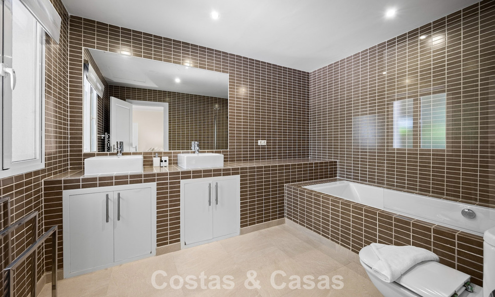 Royale, Mediterrane luxevilla te koop aan de golfbaan in La Quinta, Marbella - Benahavis 805573