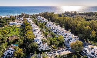 Appartementen te koop in “Golden Beach” een eerstelijns strandcomplex in Elviria, Oost-Marbella 805248 