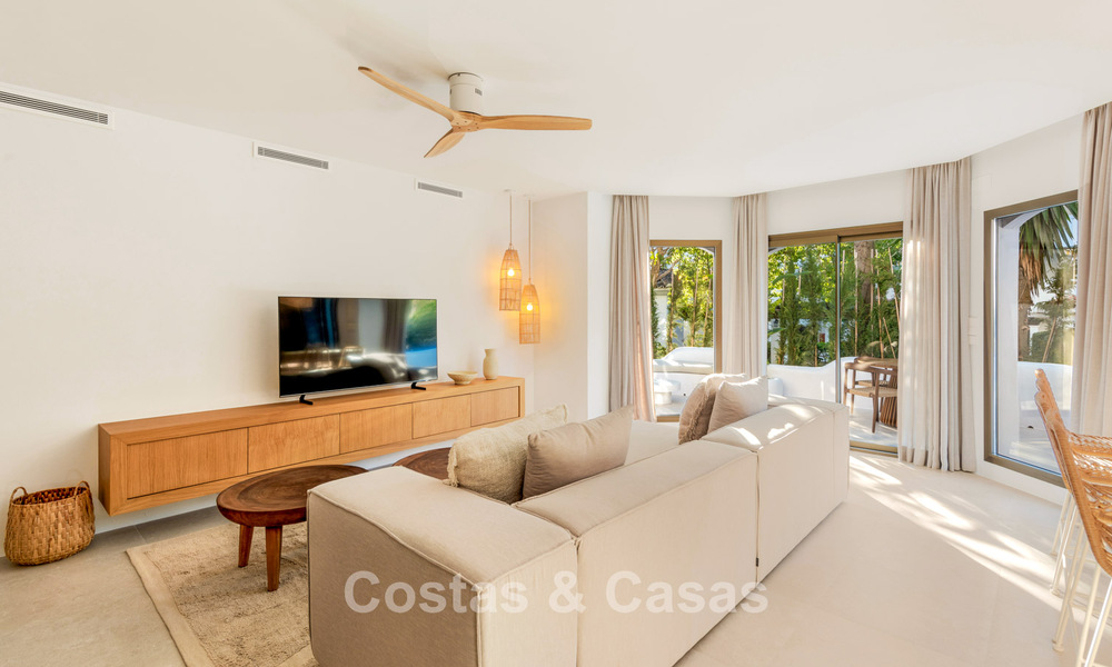 Appartementen te koop in “Golden Beach” een eerstelijns strandcomplex in Elviria, Oost-Marbella 805255
