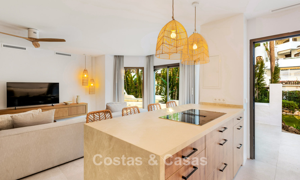 Appartementen te koop in “Golden Beach” een eerstelijns strandcomplex in Elviria, Oost-Marbella 805257