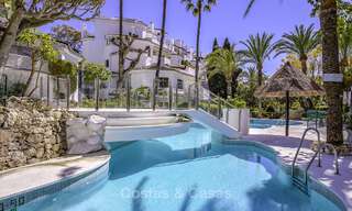 Appartementen te koop in “Golden Beach” een eerstelijns strandcomplex in Elviria, Oost-Marbella 805273 