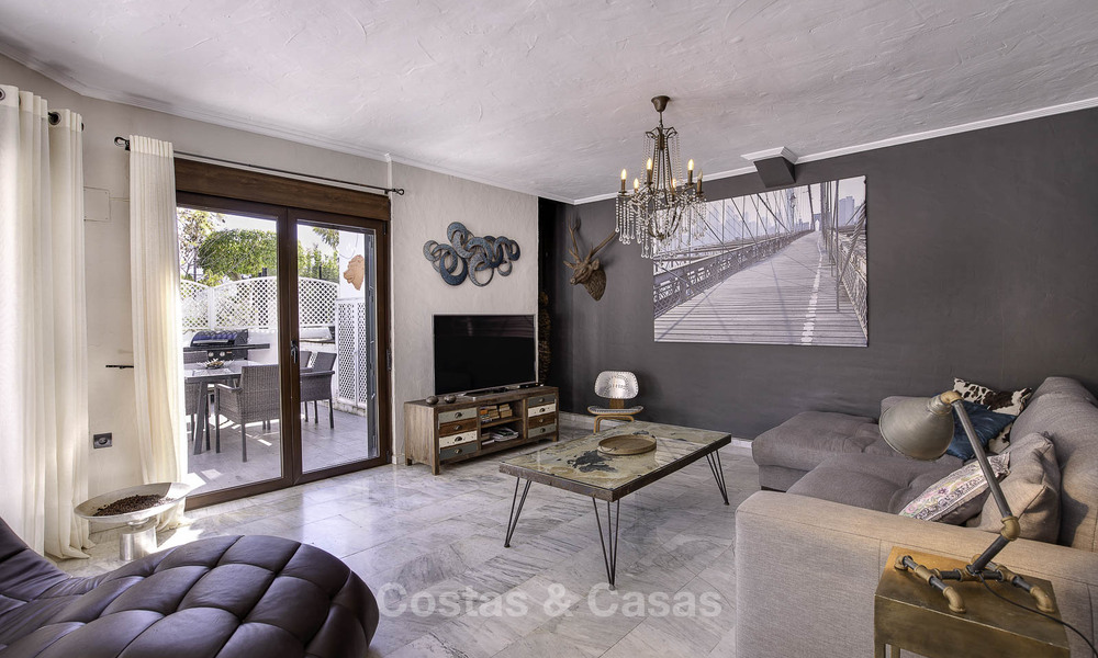 Appartementen te koop in “Golden Beach” een eerstelijns strandcomplex in Elviria, Oost-Marbella 805275