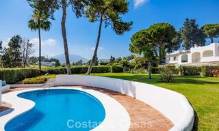 Huizen te koop in “Peña Blanca”, een 24u beveiligde urbanisatie omgeven door de Aloha golfbaan in Nueva Andalucía, Marbella 805216 
