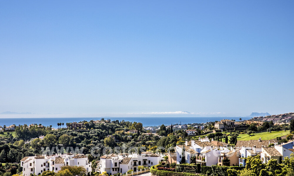 Moderne luxe appartementen te koop met zeezicht in Botanic, een beveiligde urbanisatie in Benahavis - Marbella 805481