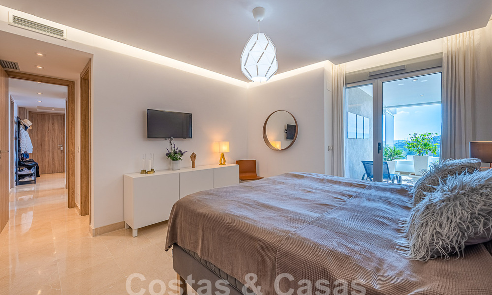 Moderne luxe appartementen te koop met zeezicht in Botanic, een beveiligde urbanisatie in Benahavis - Marbella 805490