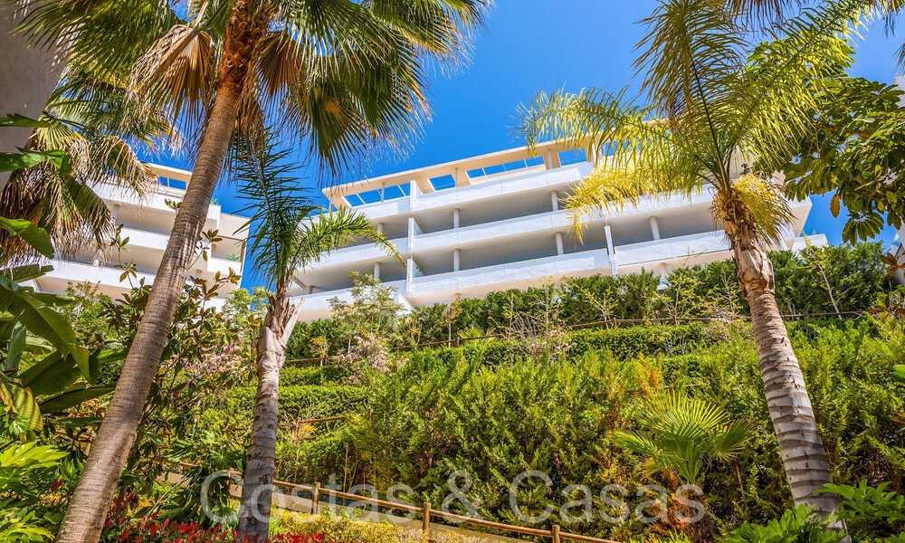 Moderne luxe appartementen te koop met zeezicht in Botanic, een beveiligde urbanisatie in Benahavis - Marbella 805492
