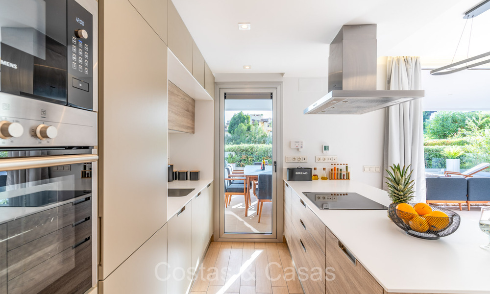 Moderne luxe appartementen te koop met zeezicht in Botanic, een beveiligde urbanisatie in Benahavis - Marbella 805497