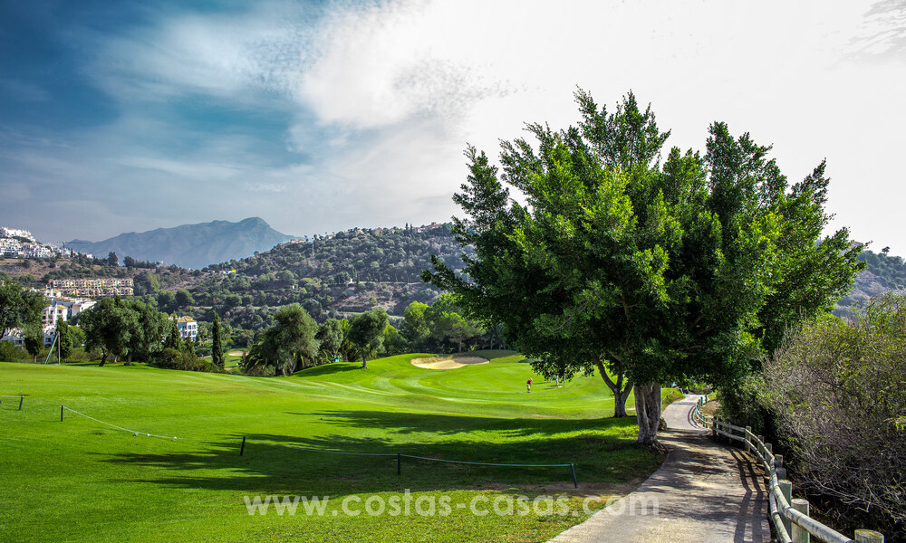 Moderne luxe appartementen te koop met zeezicht in Botanic, een beveiligde urbanisatie in Benahavis - Marbella 805502
