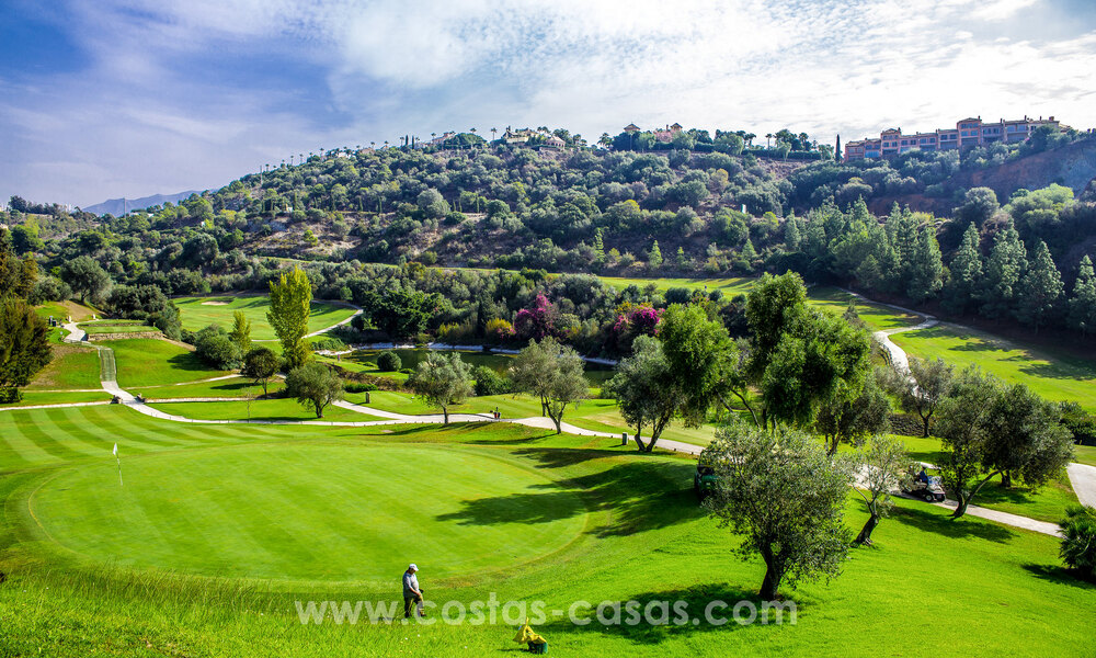Moderne luxe appartementen te koop met zeezicht in Botanic, een beveiligde urbanisatie in Benahavis - Marbella 805503