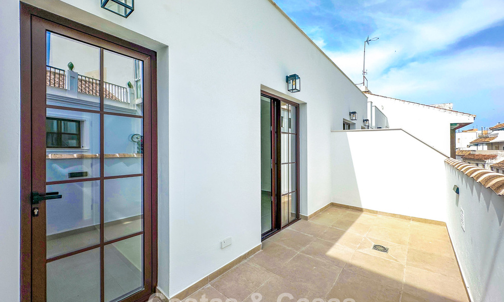 5 exclusieve geschakelde woningen te koop in het charmant oud-centrum van Estepona 805615