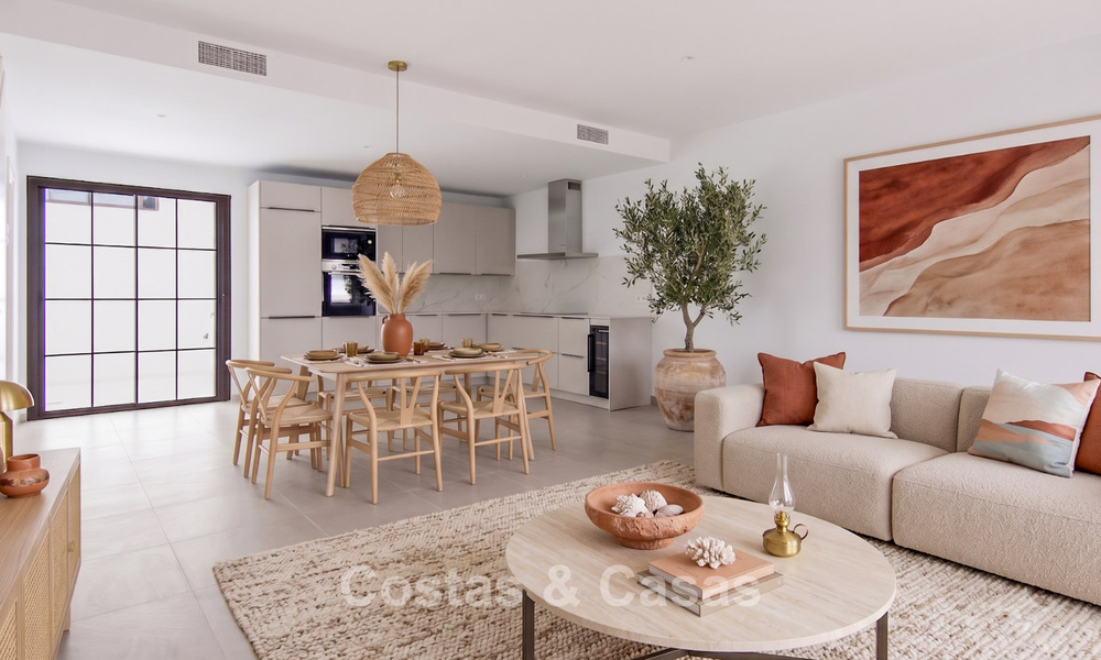 5 exclusieve geschakelde woningen te koop in het charmant oud-centrum van Estepona 805624
