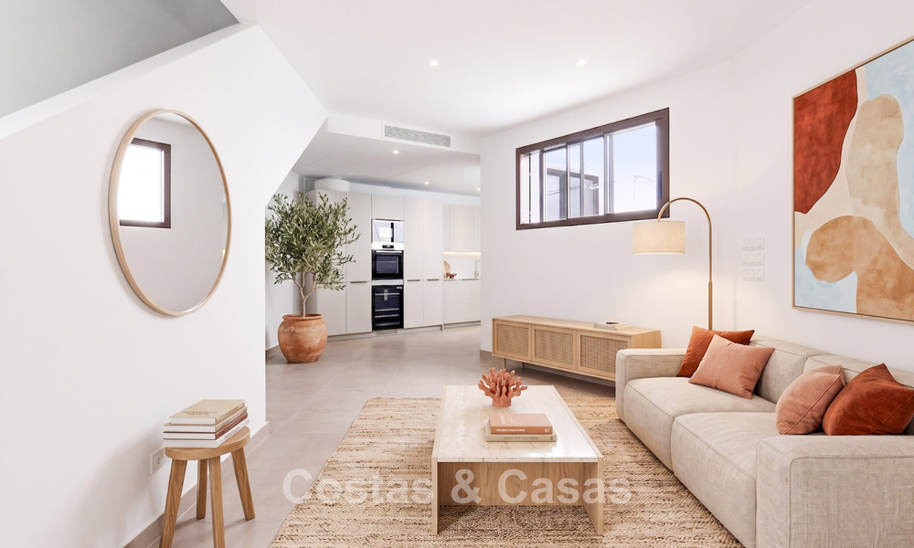 5 exclusieve geschakelde woningen te koop in het charmant oud-centrum van Estepona 805637