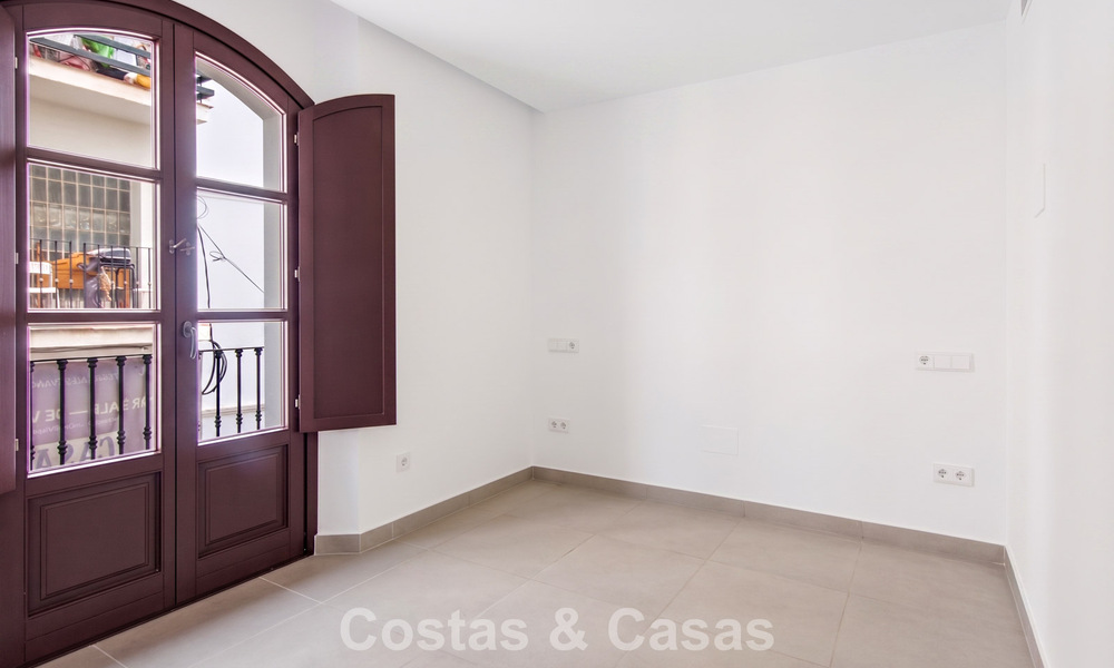 5 exclusieve geschakelde woningen te koop in het charmant oud-centrum van Estepona 805688