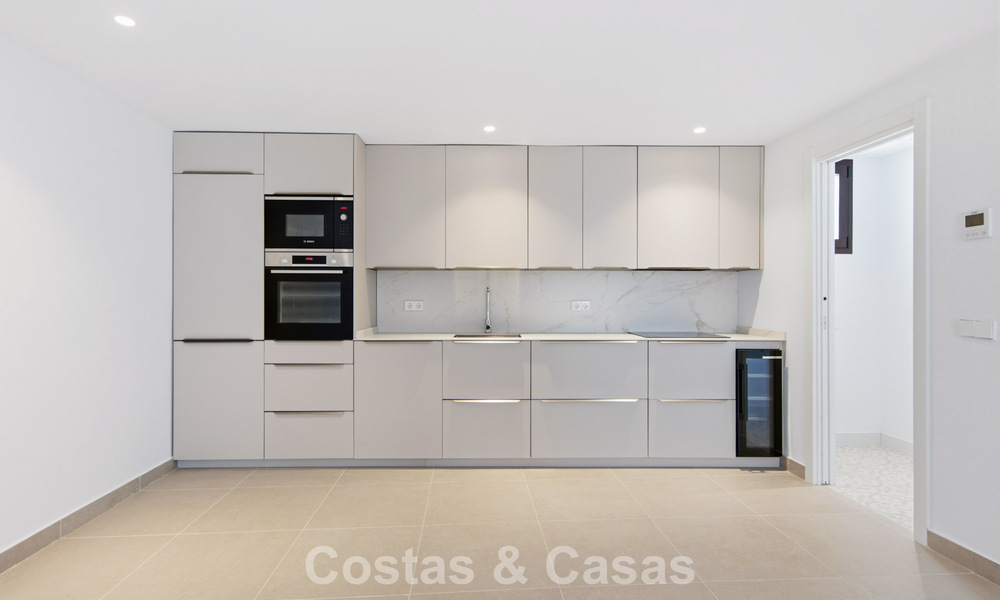 5 exclusieve geschakelde woningen te koop in het charmant oud-centrum van Estepona 806303