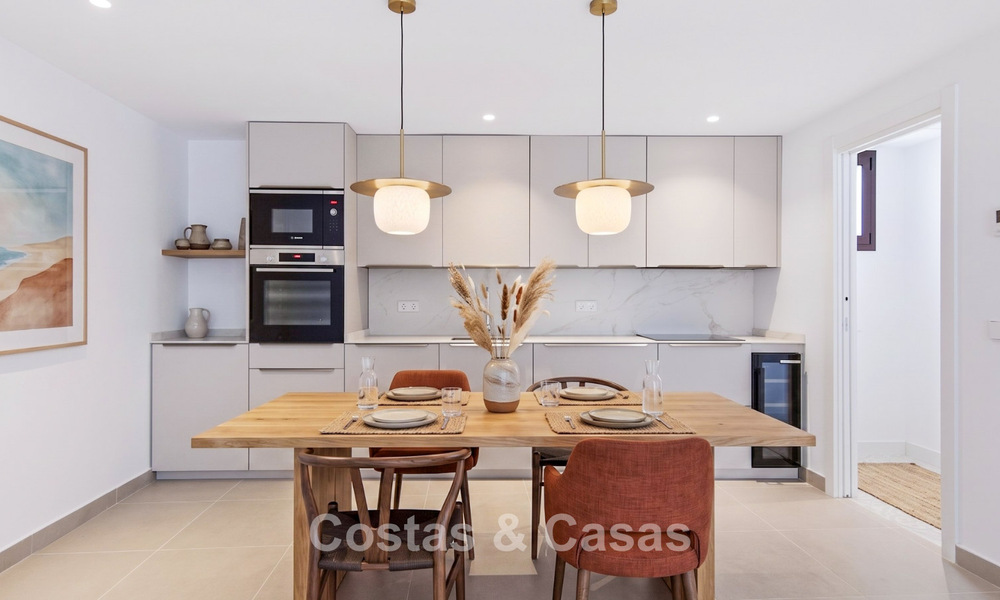 5 exclusieve geschakelde woningen te koop in het charmant oud-centrum van Estepona 806308