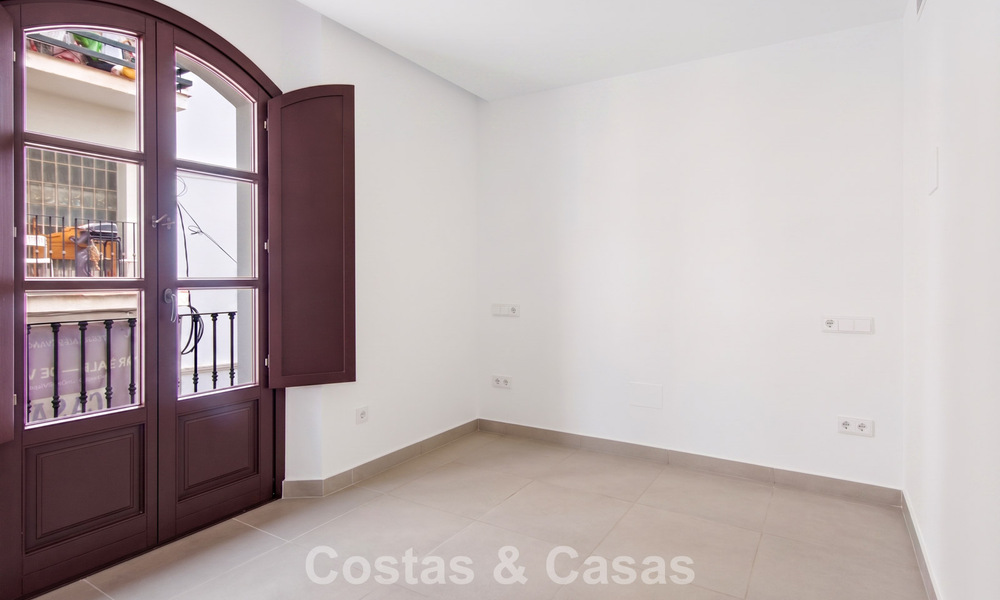5 exclusieve geschakelde woningen te koop in het charmant oud-centrum van Estepona 806313