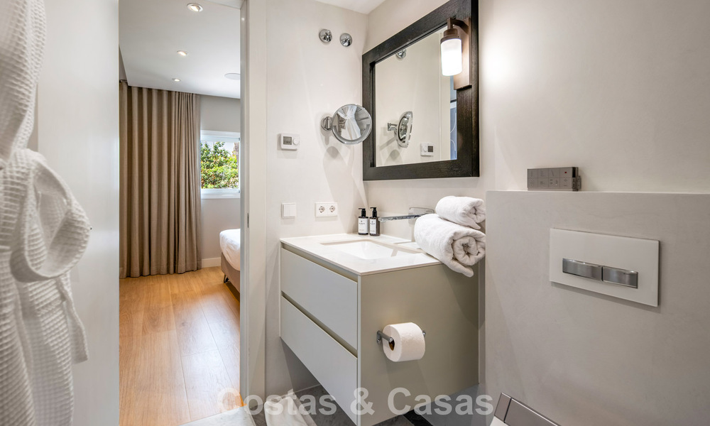 Luxueus gerenoveerd 3-slaapkamer appartement te koop in Puente Romano, op Marbella’s Golden Mile 805737