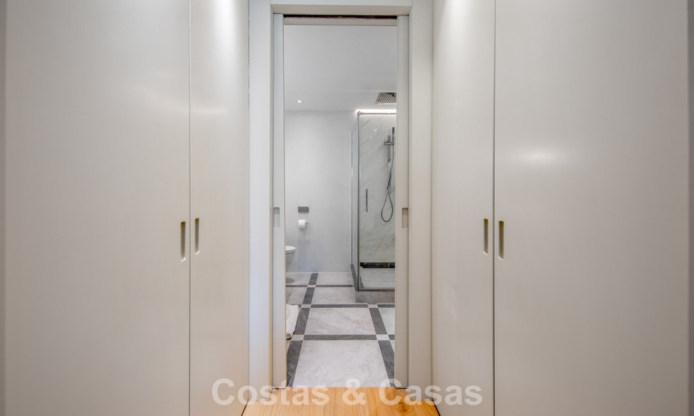 Luxueus gerenoveerd 3-slaapkamer appartement te koop in Puente Romano, op Marbella’s Golden Mile 805756