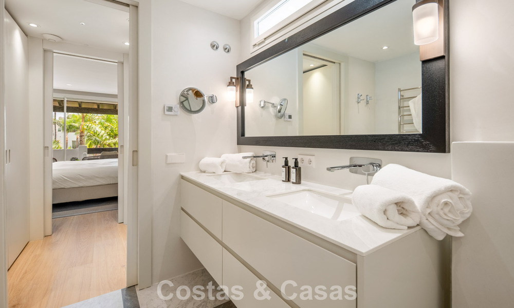 Luxueus gerenoveerd 3-slaapkamer appartement te koop in Puente Romano, op Marbella’s Golden Mile 805758