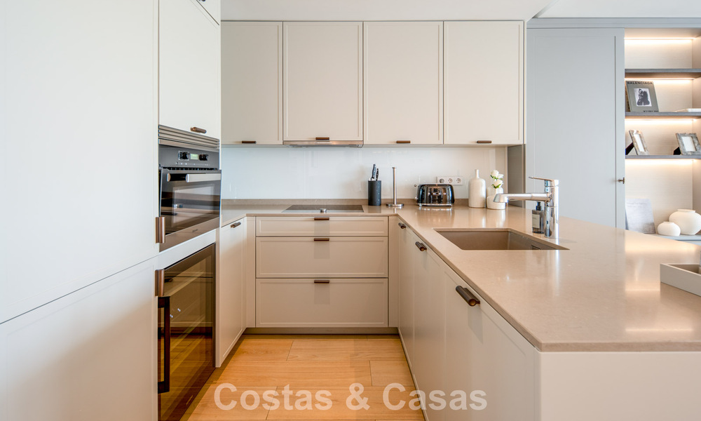 Luxueus gerenoveerd 3-slaapkamer appartement te koop in Puente Romano, op Marbella’s Golden Mile 805768
