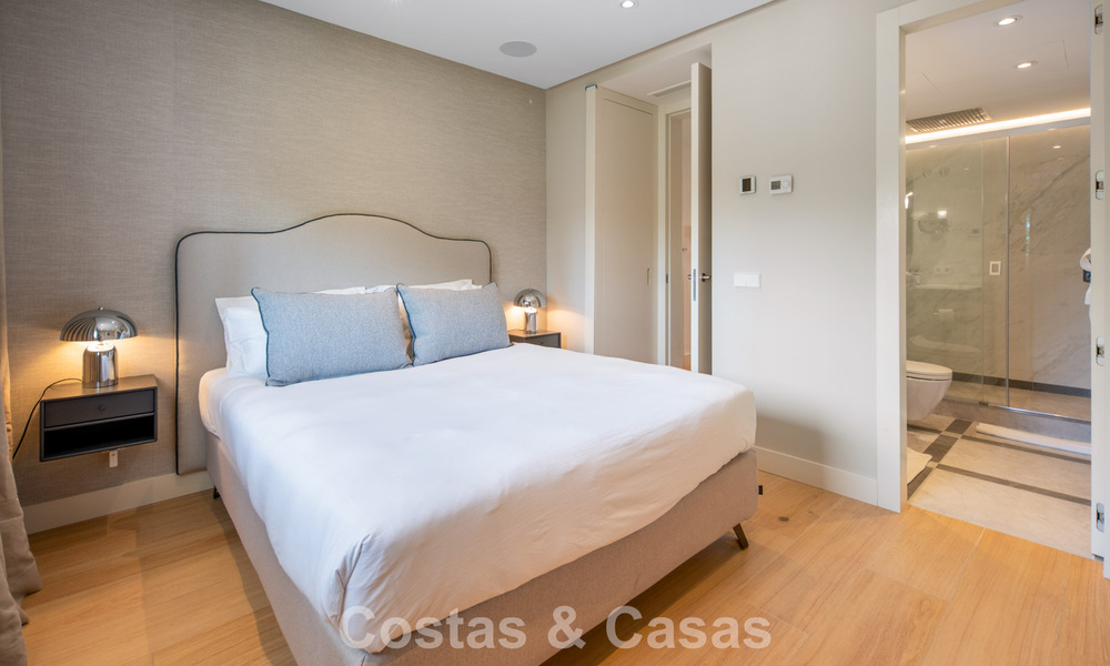 Luxueus gerenoveerd 3-slaapkamer appartement te koop in Puente Romano, op Marbella’s Golden Mile 805775