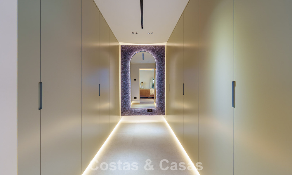 Luxueuze, gelijkvloerse villa met verwarmd zwembad te koop, beachside nabij Puerto Banus en San Pedro, Marbella 805817