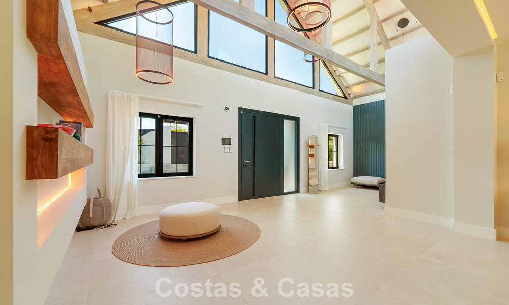 Luxueuze, gelijkvloerse villa met verwarmd zwembad te koop, beachside nabij Puerto Banus en San Pedro, Marbella 805826
