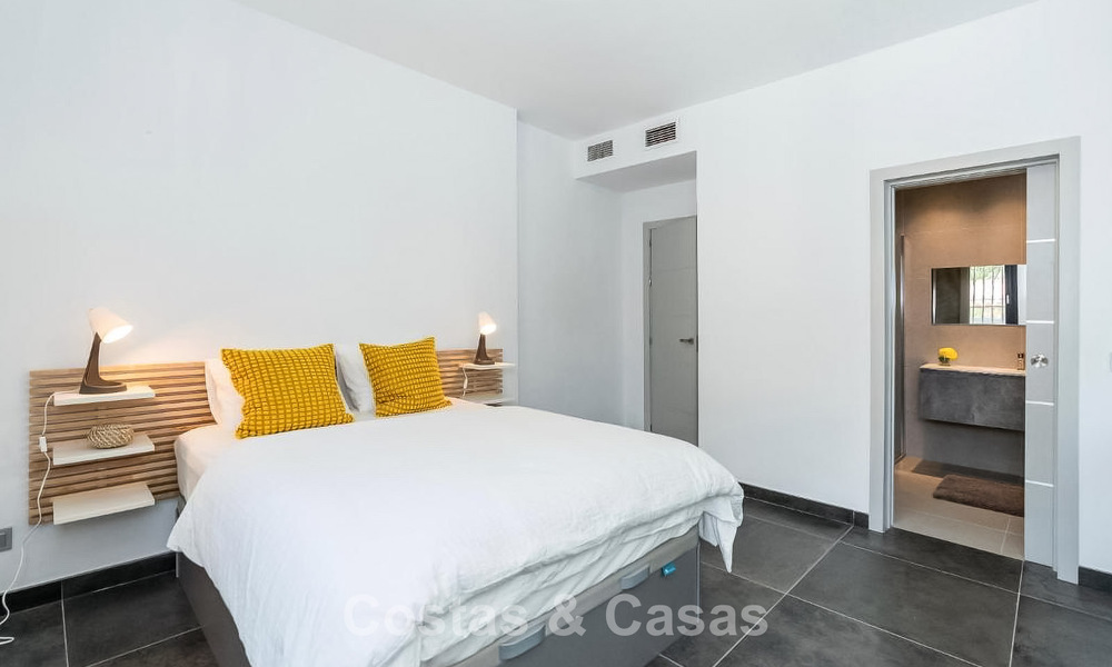 Moderne Spaanse villa met een groot zwembad te koop in Nueva Andalucia, Marbella 805927