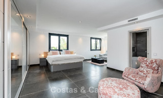 Moderne Spaanse villa met een groot zwembad te koop in Nueva Andalucia, Marbella 805933 