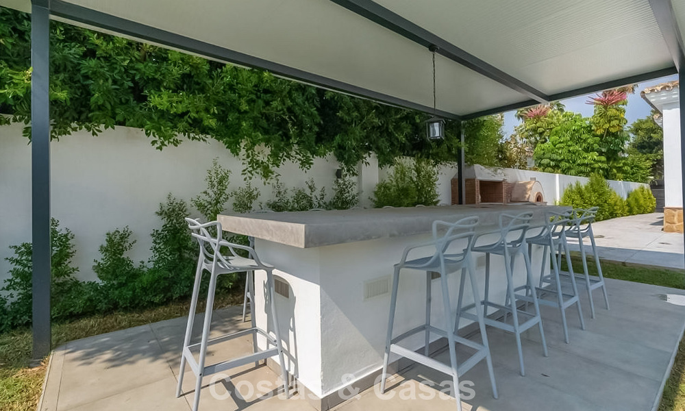 Moderne Spaanse villa met een groot zwembad te koop in Nueva Andalucia, Marbella 805935