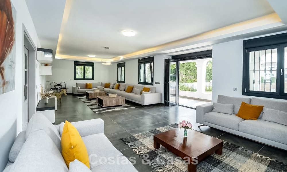 Moderne Spaanse villa met een groot zwembad te koop in Nueva Andalucia, Marbella 805936
