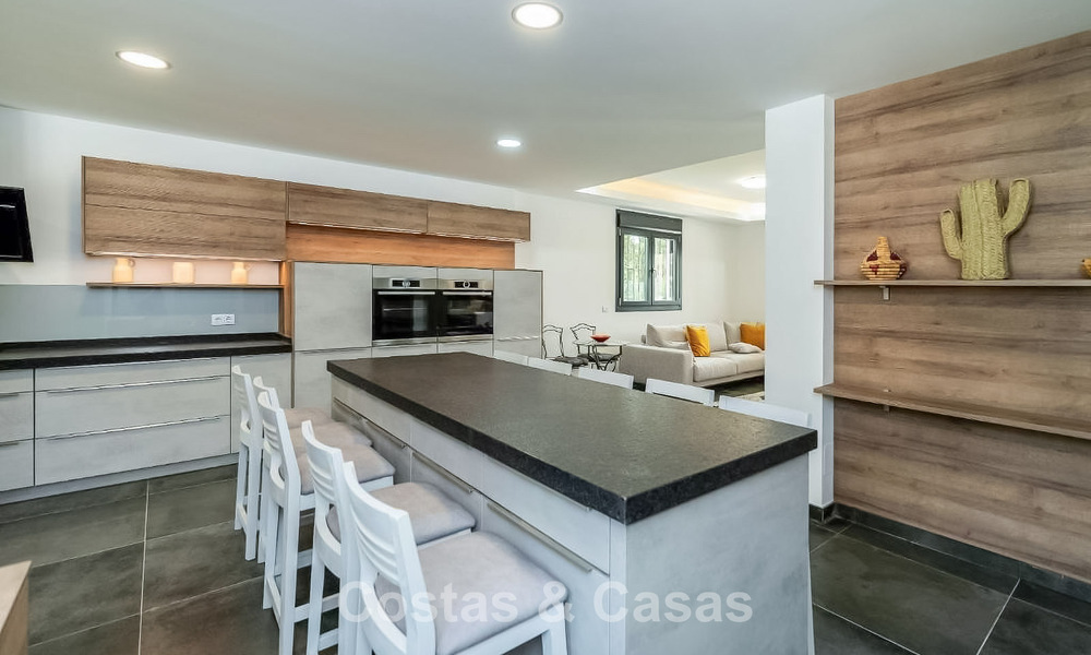 Moderne Spaanse villa met een groot zwembad te koop in Nueva Andalucia, Marbella 805937