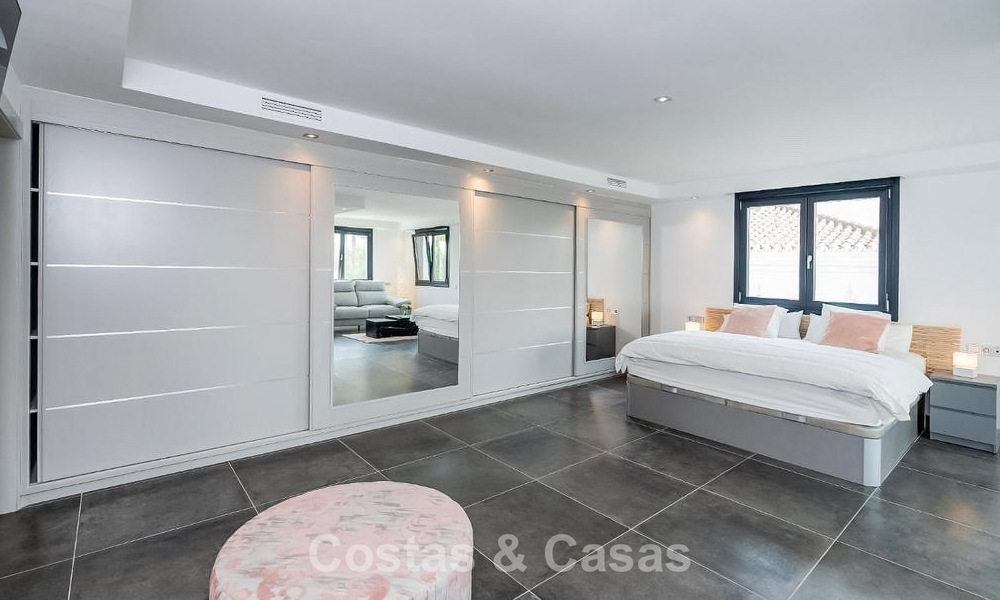 Moderne Spaanse villa met een groot zwembad te koop in Nueva Andalucia, Marbella 805939