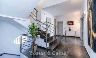 Moderne Spaanse villa met een groot zwembad te koop in Nueva Andalucia, Marbella 805953 