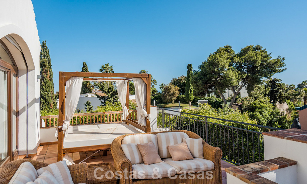 Ruime, Andalusische villa met zeezicht te koop in El Rosario, ten oosten van Marbella centrum 805970