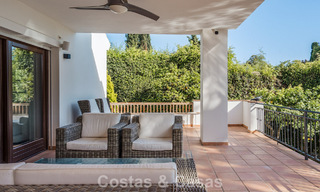 Ruime, Andalusische villa met zeezicht te koop in El Rosario, ten oosten van Marbella centrum 805976 