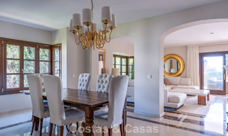 Ruime, Andalusische villa met zeezicht te koop in El Rosario, ten oosten van Marbella centrum 805984 