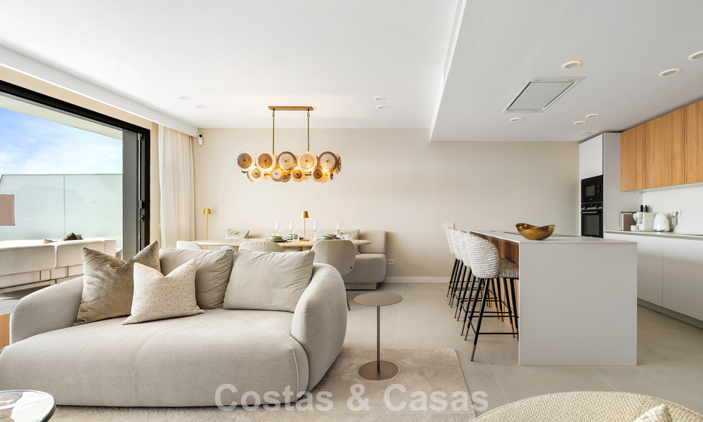 Nieuw duplex appartement met panoramisch zeezicht te koop op de New Golden Mile tussen Marbella en Estepona 806119