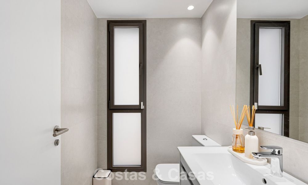 Nieuw duplex appartement met panoramisch zeezicht te koop op de New Golden Mile tussen Marbella en Estepona 806124