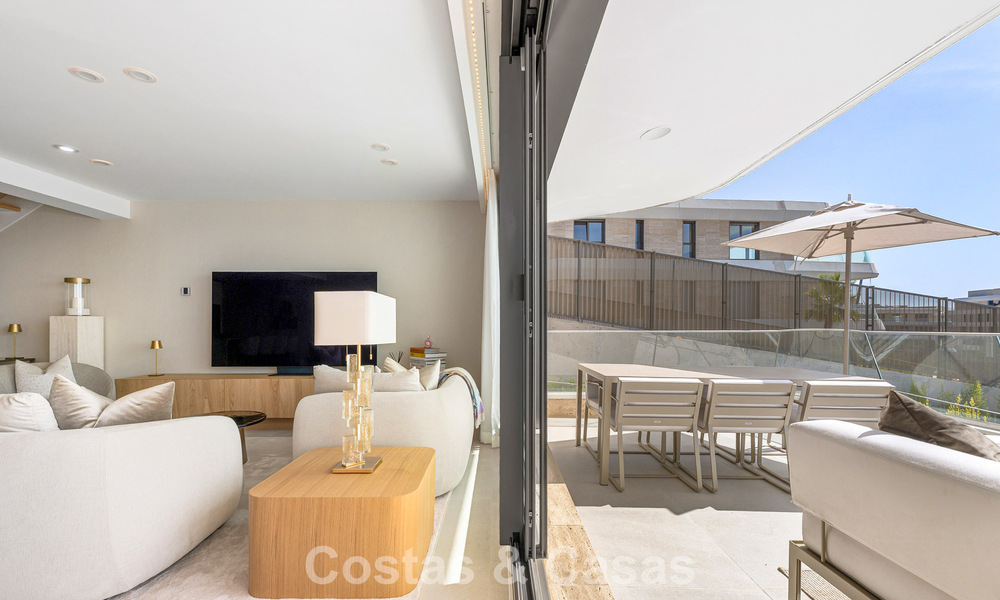 Nieuw duplex appartement met panoramisch zeezicht te koop op de New Golden Mile tussen Marbella en Estepona 806132