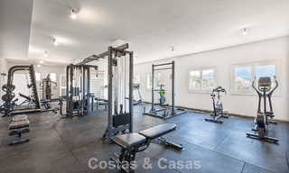 Volledig gerenoveerd appartement met panoramisch zeezicht te koop in de golfvallei van Nueva Andalucia, Marbella 806154 